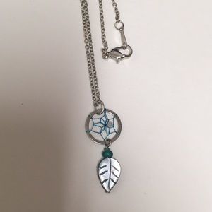 LIKE NEW Dreamcatcher Necklace